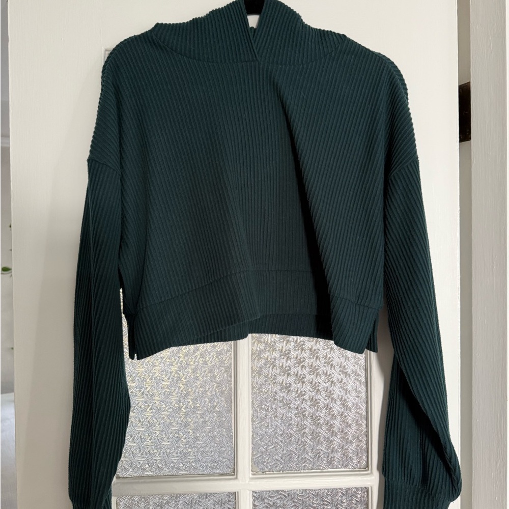 ALO Yoga Dark Green Muse Hoodie Size Small